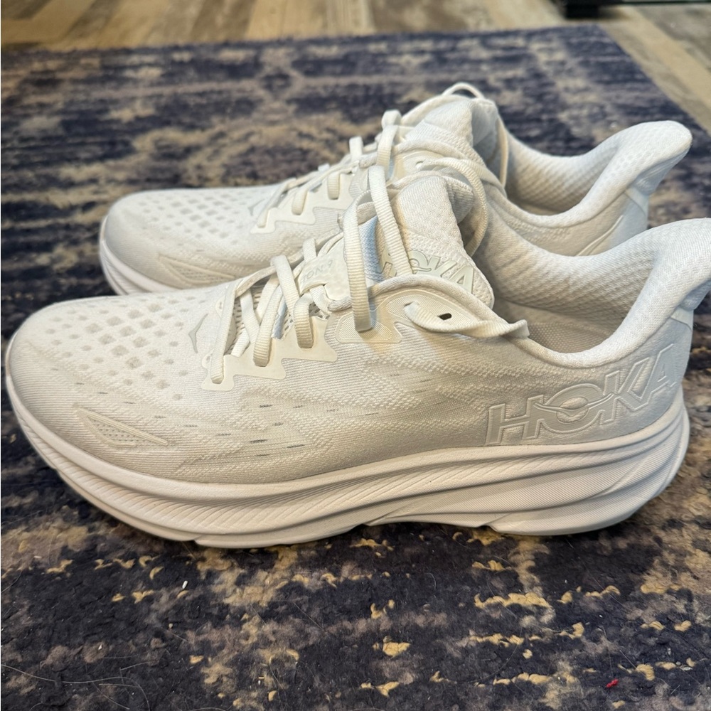 Men’s Hoka Clifton 9 size 10